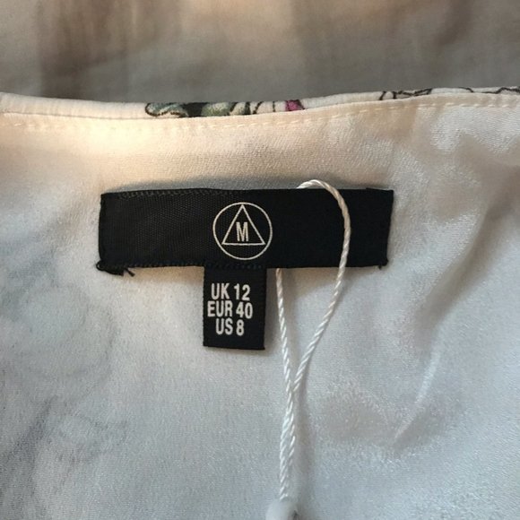 Missguided Floral Dress, Siize 8 - Picture 6 of 7